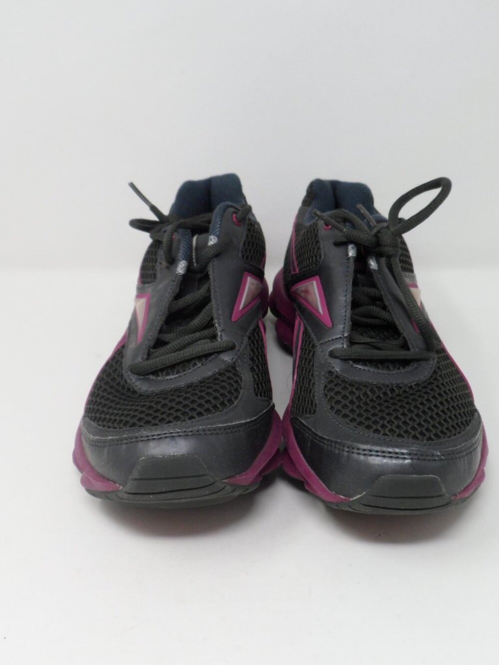 Ladies Reebok Runtone Action Sneakers 7.5 - Picture 3 of 9